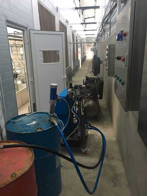 聚氨酯業(yè)勁吹漲價之風(圖1) 聚氨酯保溫施工案例