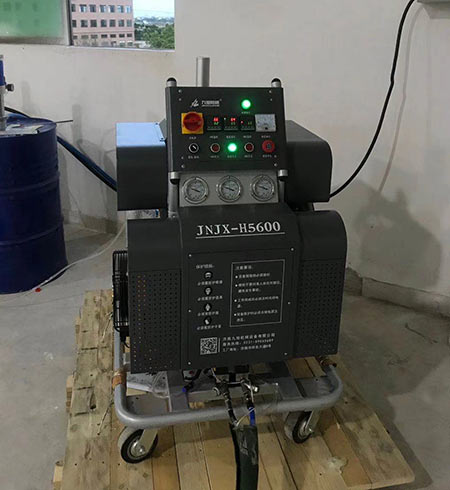 聚脲施工便攜式噴涂機(圖1) 聚脲施工便攜式噴涂機
